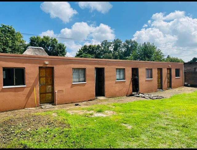 8 BEDROOM HOUSE FOR SALE IN SASOLBURG CENTRAL